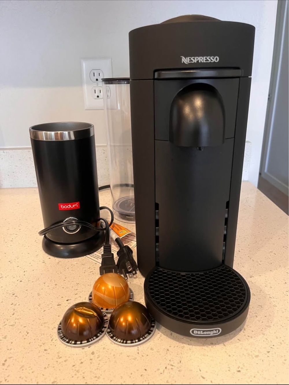 Nespresso DeLonghi VertuoPlus Coffee & Milk Frother Bundle - Black